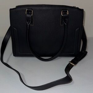 Large compartment black purse